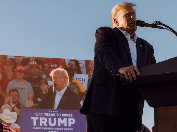 Ông Trump lật ngược công bố về cuộc điều tra 'phí bịt miệng'