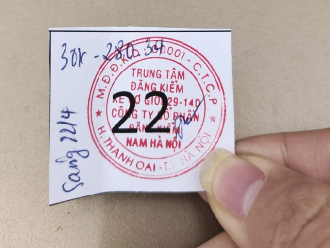 Xe miễn đăng kiểm lần đầu vẫn phải 'đắp chiếu' gần tháng mới được giải quyết