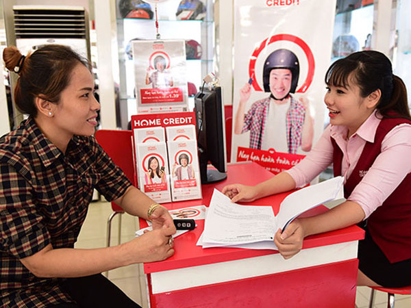 Vừa bị công an phong tỏa trụ sở, Home Credit do ai làm chủ, kinh doanh ra sao?