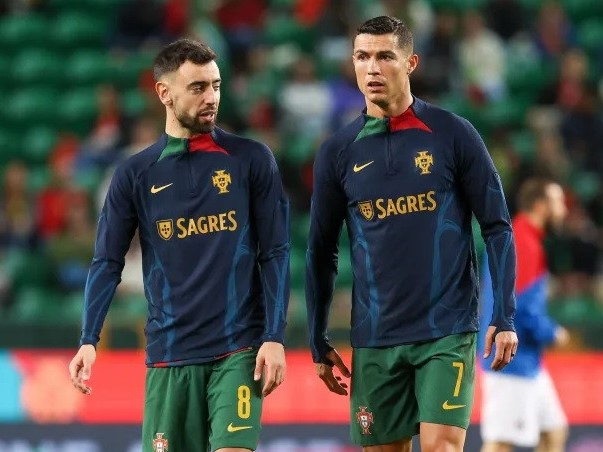Bruno Fernandes bật lại Ronaldo, tuyển Bồ Đào Nha dậy sóng