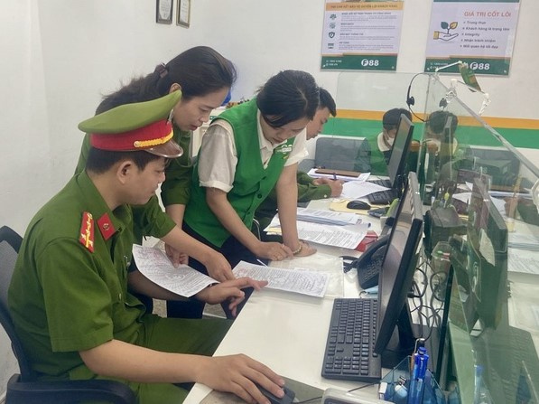 Hơn 500 cảnh sát Thanh Hóa đồng loạt kiểm tra các hiệu cầm đồ, cho vay tài chính