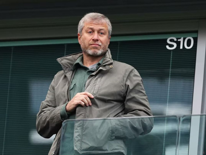 Roman Abramovich bí mật bơm tiền cho đội bóng Hà Lan khi còn sở hữu Chelsea