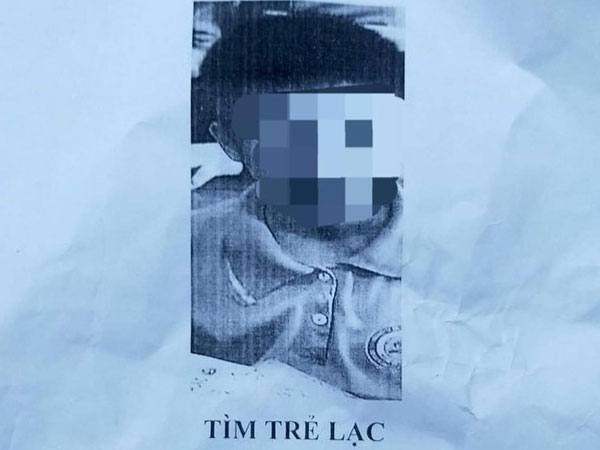 Cháu bé khuyết tật đi lạc được phát hiện tử vong dưới hồ