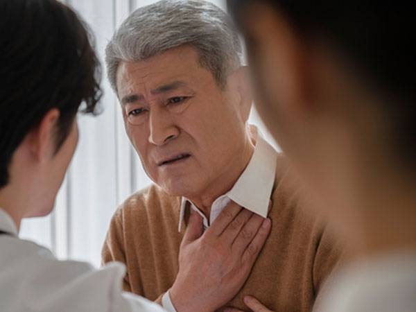 Bạn gái có bầu nhưng bố cô ấy vẫn đưa ra yêu cầu khiến tôi không thể nghe theo
