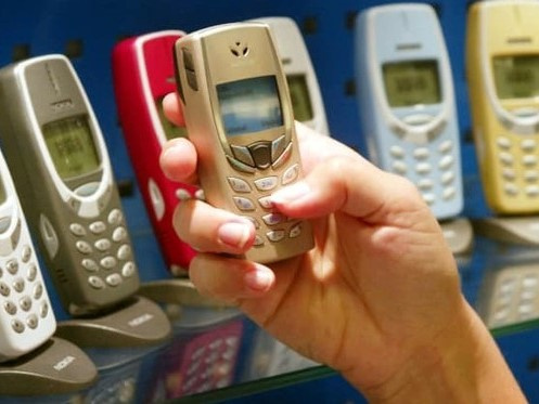 Giới trẻ Mỹ chia tay smartphone, quay về với điện thoại ‘cục gạch’
