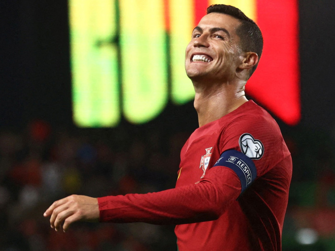 Ronaldo: Chống lại tất cả để hồi sinh