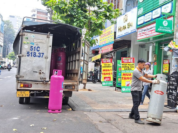 Từ ngày 1-4, giá gas giảm mạnh hiếm có