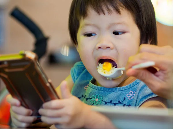 5 hành vi có thể khiến trẻ mất khả năng tự lập