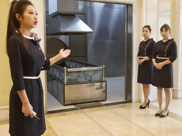 Mỹ nhân mỗi ngày hỏa táng 60 xác chết tiết lộ chuyện giật mình