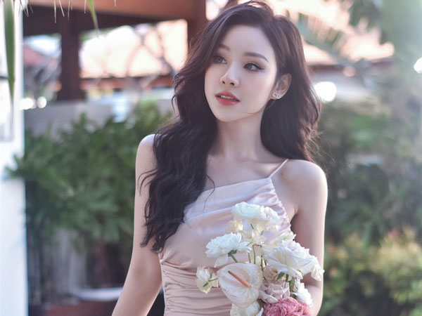 Danh tính phù dâu đẹp như vẽ AI, mặt xinh, da trắng, đường cong nóng bỏng 'ngất ngây'