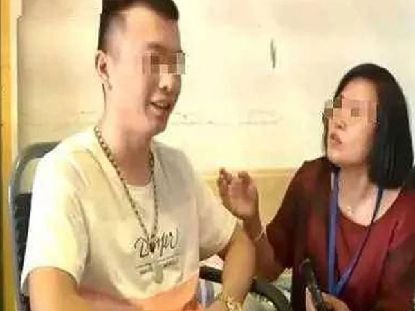 Cưới vợ hơn 17 tuổi xinh đẹp long lanh, đêm tân hôn thấy vợ vừa tẩy trang, người đàn ông nằng nặc đòi ly hôn