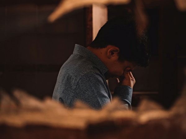 Ngoại tình với gái trẻ, gã đàn ông sập bẫy cô vợ cao tay