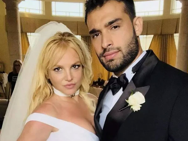 Mới kết hôn lần 3 chưa đầy một năm, Britney Spears bất ngờ vướng vào tin đồn chia tay chồng trẻ