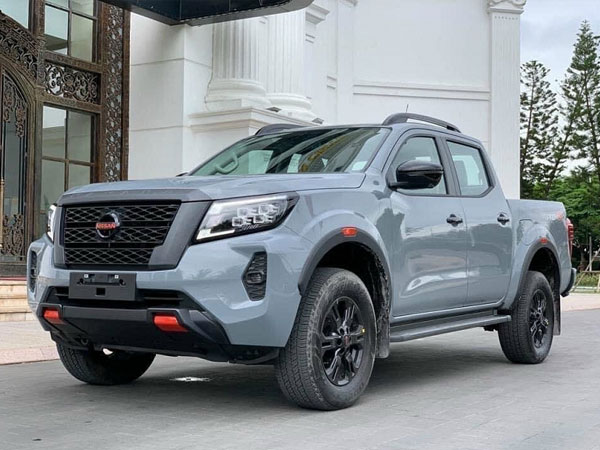 Nissan Navara tại Việt Nam đang giảm giá kỷ lục, tới 120 triệu đồng