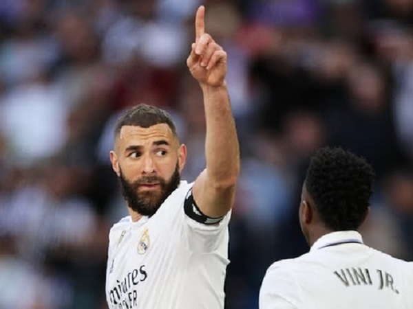 Hủy diệt Valladolid, Real quyết tâm bám đuổi Barca