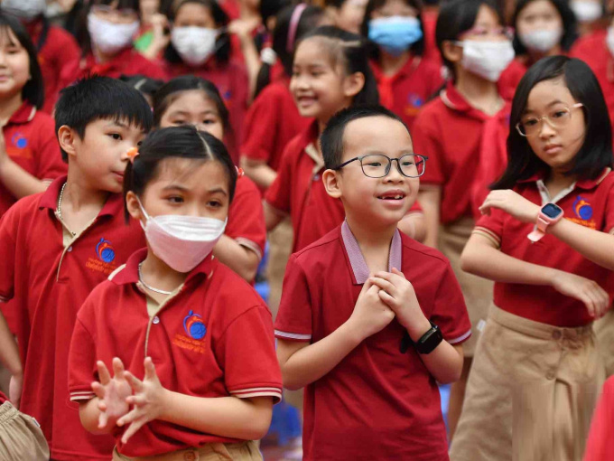 Phụ huynh thở phào khi Hà Nội bỏ xác nhận cư trú trong tuyển sinh đầu cấp