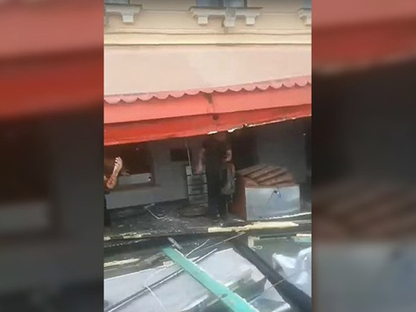 Nga: Nổ 'bom tượng' trong quán cafe, phóng viên chiến trường tử vong