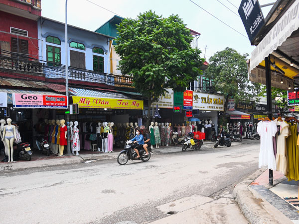 Chợ thời trang lớn nhất Hà Nội ế ẩm chưa từng thấy
