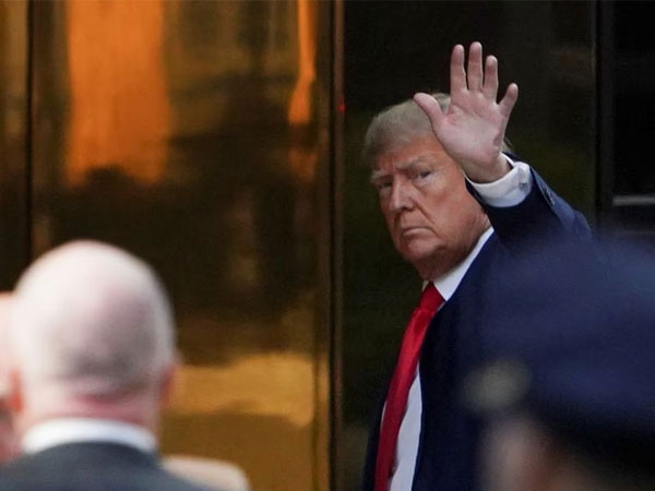 Ông Donald Trump tới New York, bổ sung 'hỏa lực' cho đội ngũ pháp lý