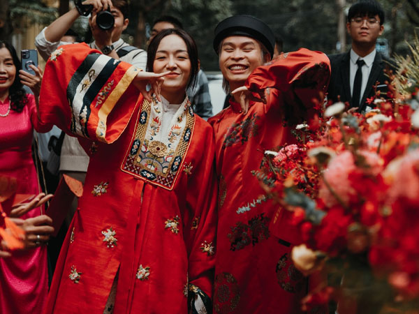 Ảnh ăn hỏi ngọt ngào, lém lỉnh của quán quân Rap Việt mùa 2