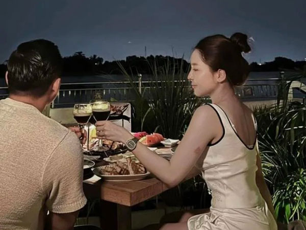 Hotgirl Trâm Anh khoe ảnh người thương giấu mặt nhưng vấp phải nhiều bình luận phản cảm vì chuyện quá khứ