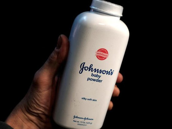 Sản phẩm gây ung thư, Johnson & Johnson phải chi gần 9 tỉ USD để xử lý