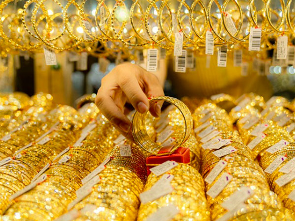 Giá vàng tăng dựng đứng, có thể phá mức cao nhất mọi thời đại?