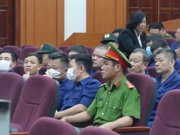 Mở lại phiên tòa phúc thẩm vụ buôn lậu gần 200 triệu lít xăng