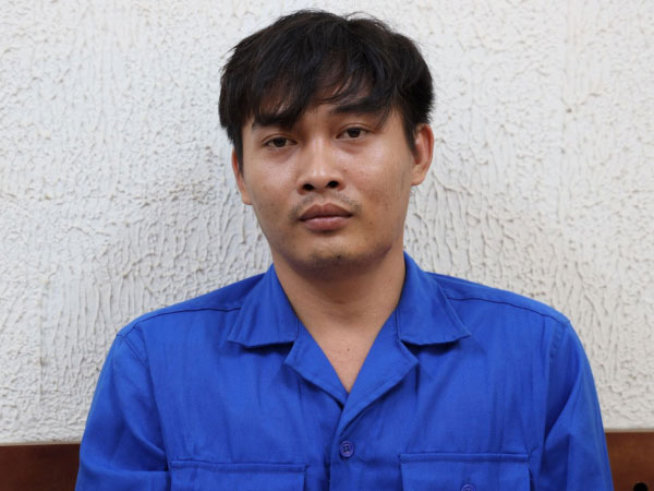Nợ tiền đá gà qua mạng, rủ bạn cầm mã tấu truy sát chồng chủ nợ