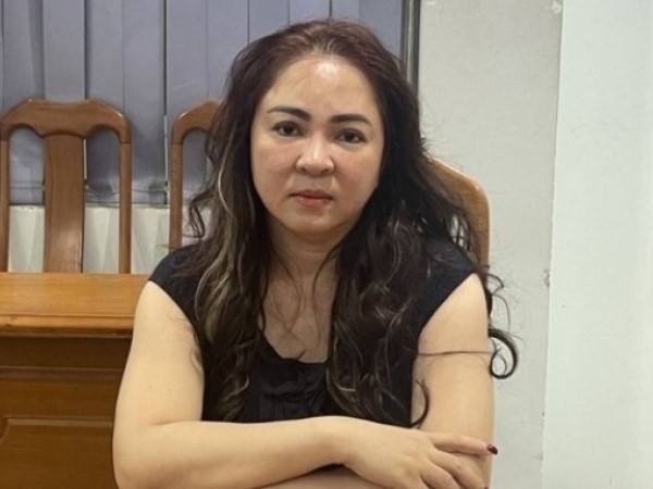 Sau đề nghị truy tố, bà Nguyễn Phương Hằng bị tạm giam thêm 19 ngày