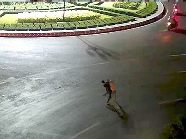 Mâu thuẫn, 3 thanh niên dùng đá đánh chết người trong đêm