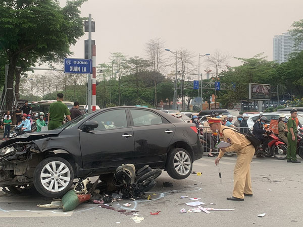 Vụ ô tô đâm loạt xe máy ở Hà Nội: Chưa thể tiên đoán hậu quả đối với bé 3 tuổi