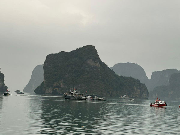 Tìm thấy thi thể thứ tư vụ rơi trực thăng ở vịnh Hạ Long