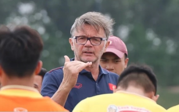 Dàn học trò của HLV Troussier so tài ở trận mở màn giải hạng Nhất 2023