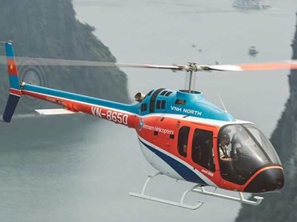 Doanh nghiệp nào kinh doanh tour trực thăng ngắm Hạ Long?