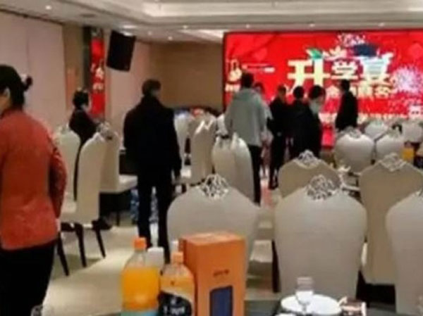 Ăn mừng con trai 14 tuổi đỗ đại học, gia đình choáng váng khi biết sự thật