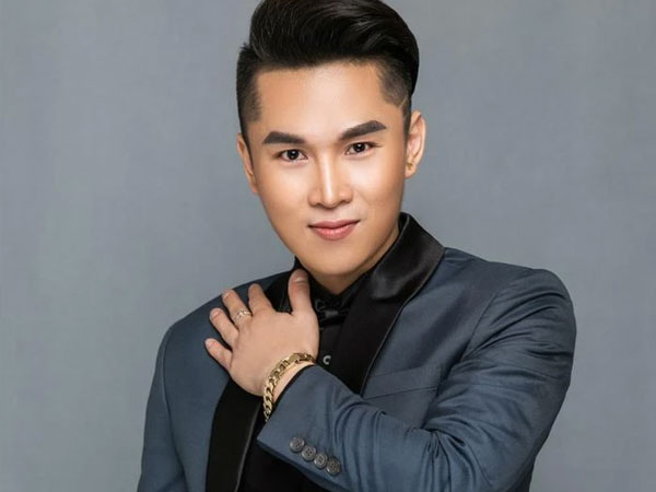 Du Thiên: 'Ca sĩ hội chợ' sở hữu xế Mẹc, từng gây tranh cãi vì loạt ồn ào