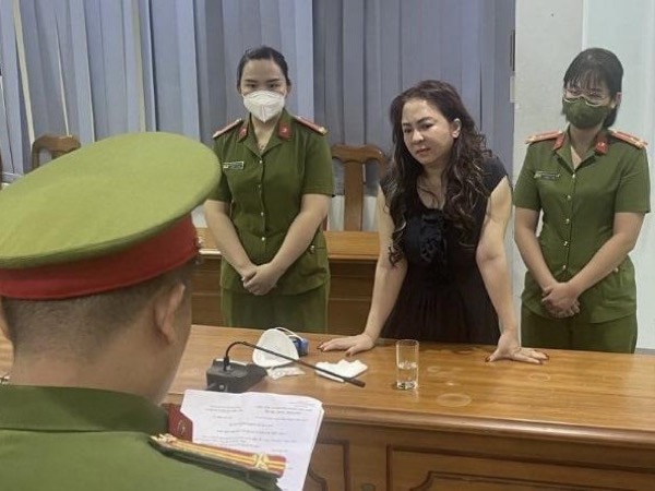 Ca sĩ Thủy Tiên, Đàm Vĩnh Hưng đòi bà Phương Hằng bồi thường 88 tỷ đồng dựa trên căn cứ nào?