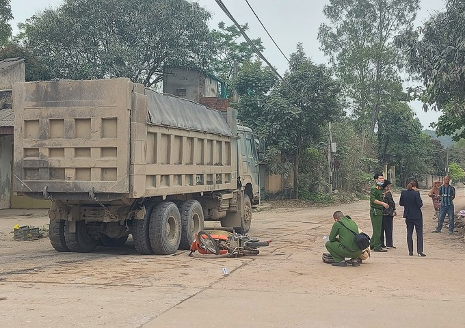 Va chạm xe 'hổ vồ', 3 nam sinh đi xe máy thương vong