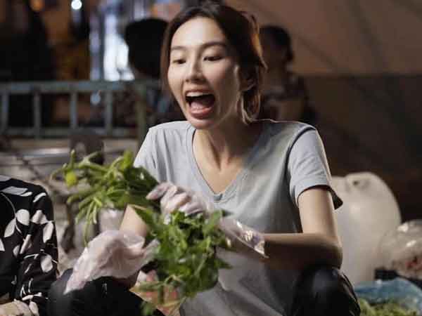 Gỡ bỏ vương miện, Thùy Tiên sơ hở là đổi nghề, bán 'đắt hàng như tôm tươi'
