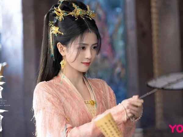 Trường Nguyệt Tẫn Minh của Bạch Lộc thắng đậm trước phim của Dương Tử - Địch Lệ Nhiệt Ba