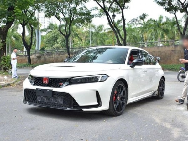 Honda Civic Type R 2023 gần 2,4 tỷ đồng đã đăng kiểm tại Việt Nam
