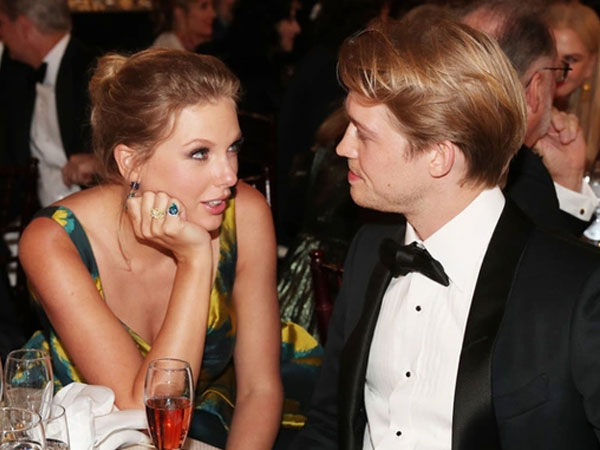 Taylor Swift chia tay Joe Alwyn sau 6 năm hẹn hò