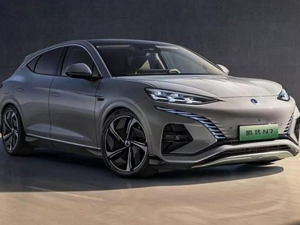 Xe điện Trung Quốc kết hợp với Mercedes-Benz lộ diện