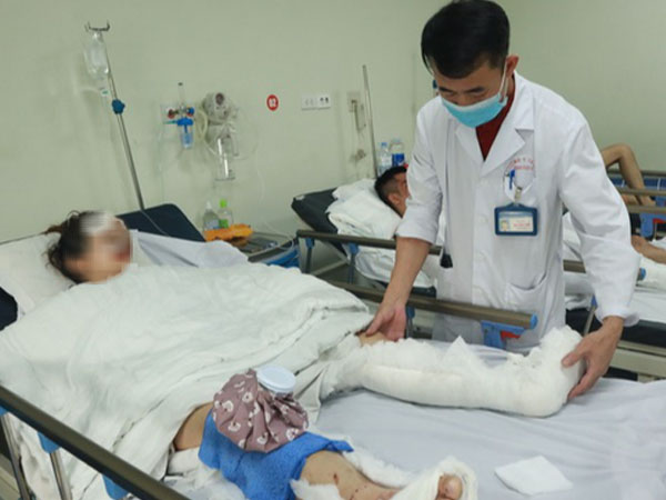 Vụ tai nạn xe 'điên' tông xe máy: Diễn biến sức khoẻ 2 nạn nhân nặng nhất