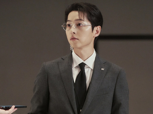 Song Joong Ki bị gạch tên khỏi Baeksang, phim của Song Hye Kyo chiếm lĩnh nhiều đề cử