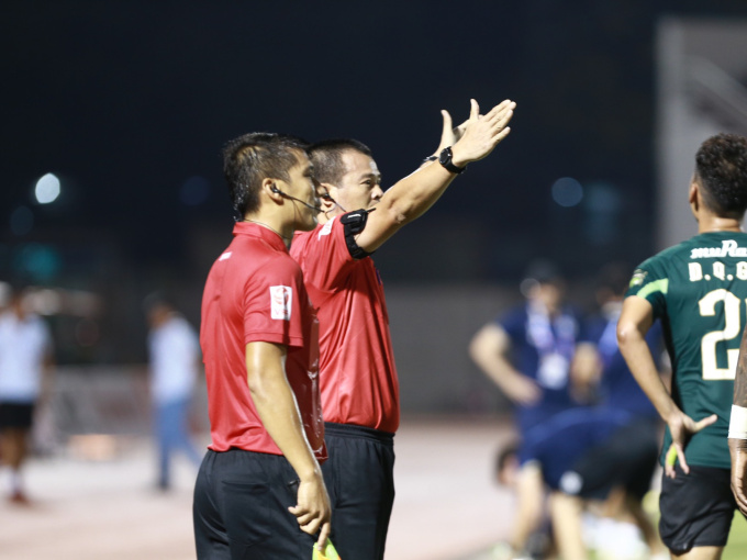Các trọng tài ‘phốt’ ở vòng 5 V-League bị tạm dừng làm việc