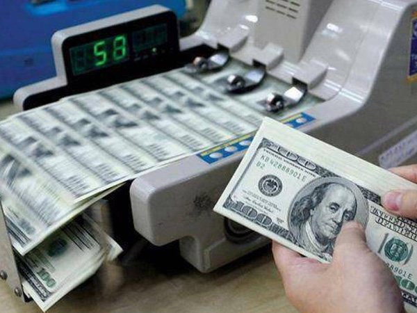 NÓNG: Ngân hàng Nhà nước lần đầu giảm giá bán USD năm 2023