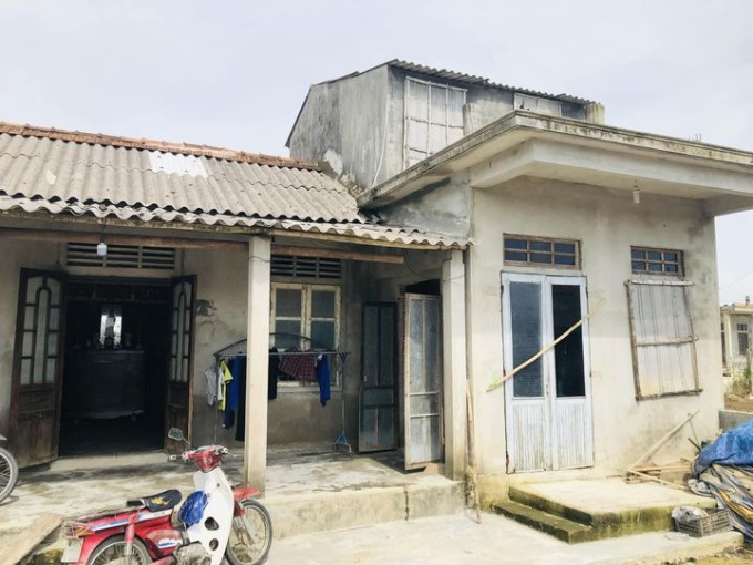Nghe người cũ báo tin có bầu, thanh niên lấp liếm chối bay, tới khi thấy con mình sống hạnh phúc lại lăn tăn có nên nhận hay không