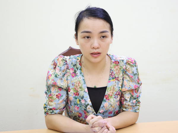 Tạm giữ nữ nhân viên văn phòng cướp tiền của người bán xăng